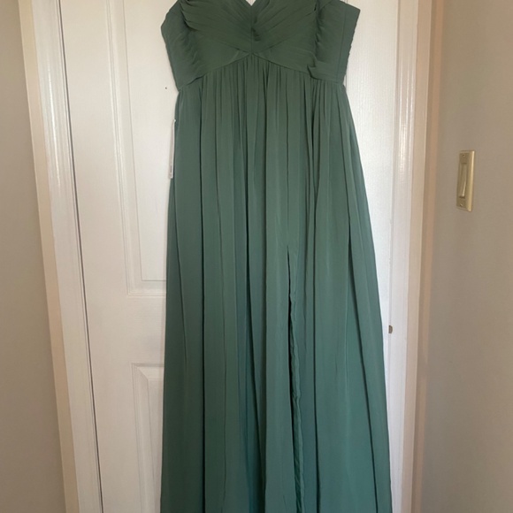 Azazie bridesmaid dress colour ‘ eucalyptus’ - Picture 3 of 6